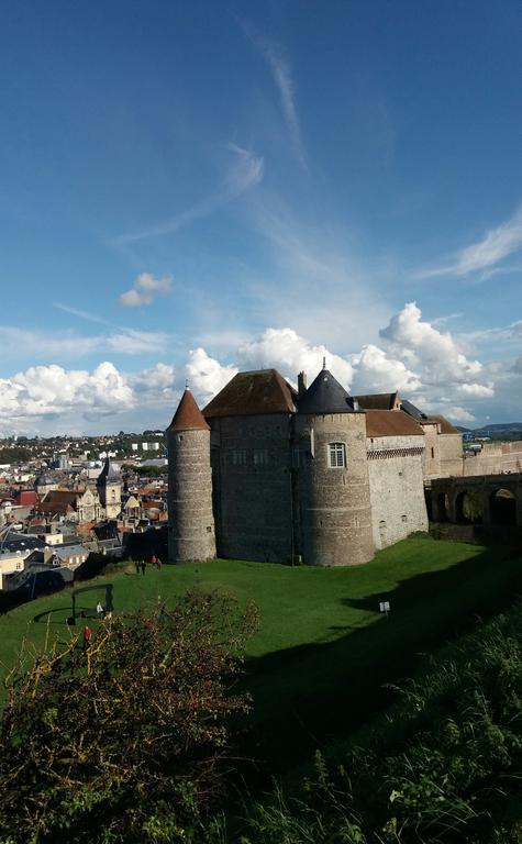 Egg Hotel - Hotel Les Gens De Mer Dieppe Bagian luar foto