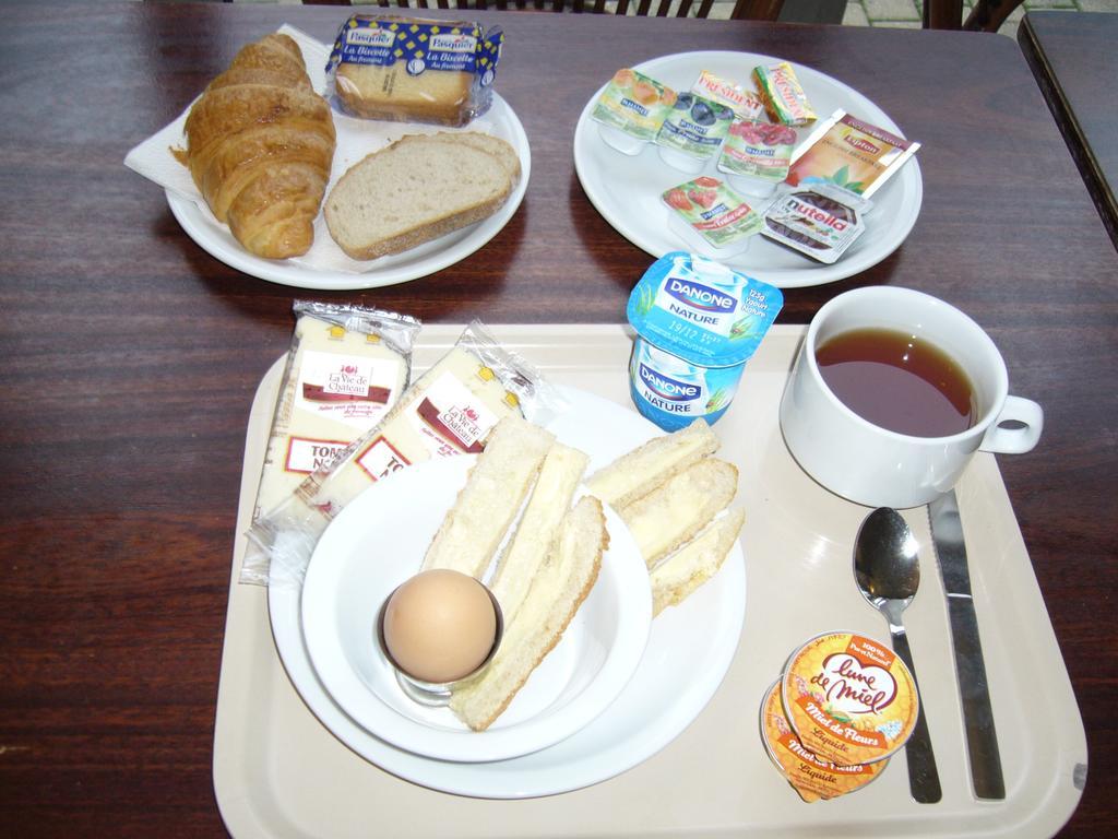 Egg Hotel - Hotel Les Gens De Mer Dieppe Bagian luar foto