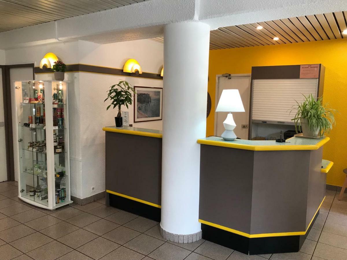 Egg Hotel - Hotel Les Gens De Mer Dieppe Bagian luar foto